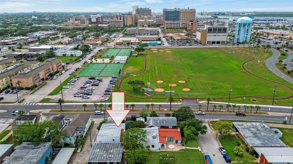 $1,849 | 123 Strand Street, Unit REAR, Galveston, TX 77550