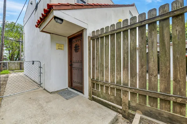 $1,849 | 123 Strand Street, Unit REAR, Galveston, TX 77550