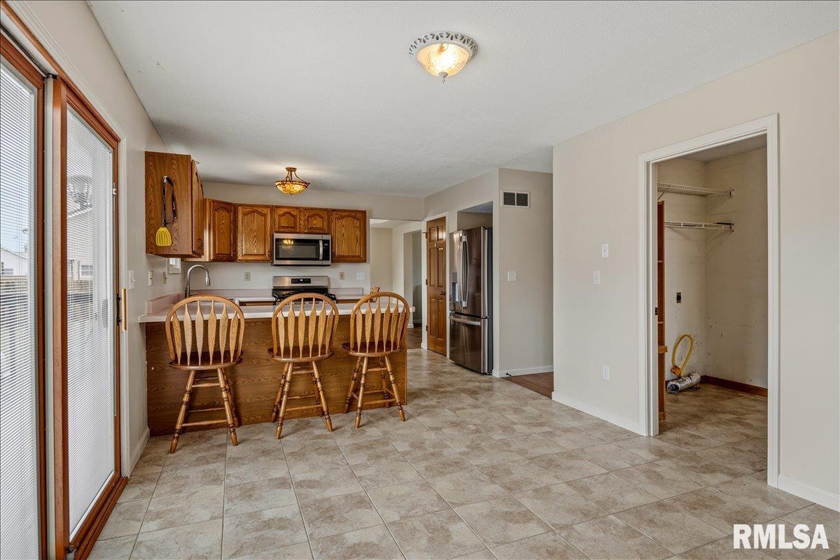 405 Eagle Ridge Drive Chatham, IL 62629 - Photo 15 of 54