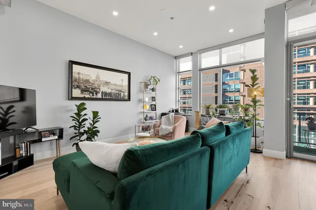 $550,000 | 1390 V Street Northwest, Unit 303, Washington, DC 20009