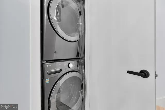 $550,000 | 1390 V Street Northwest, Unit 303, Washington, DC 20009