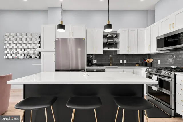 $550,000 | 1390 V Street Northwest, Unit 303, Washington, DC 20009