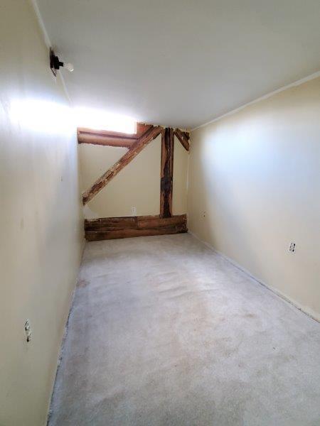 69385 Green Ridge Loop Sisters, OR 97759 - Photo 7 of 28 Room that could either be used as a den or walk-in closet