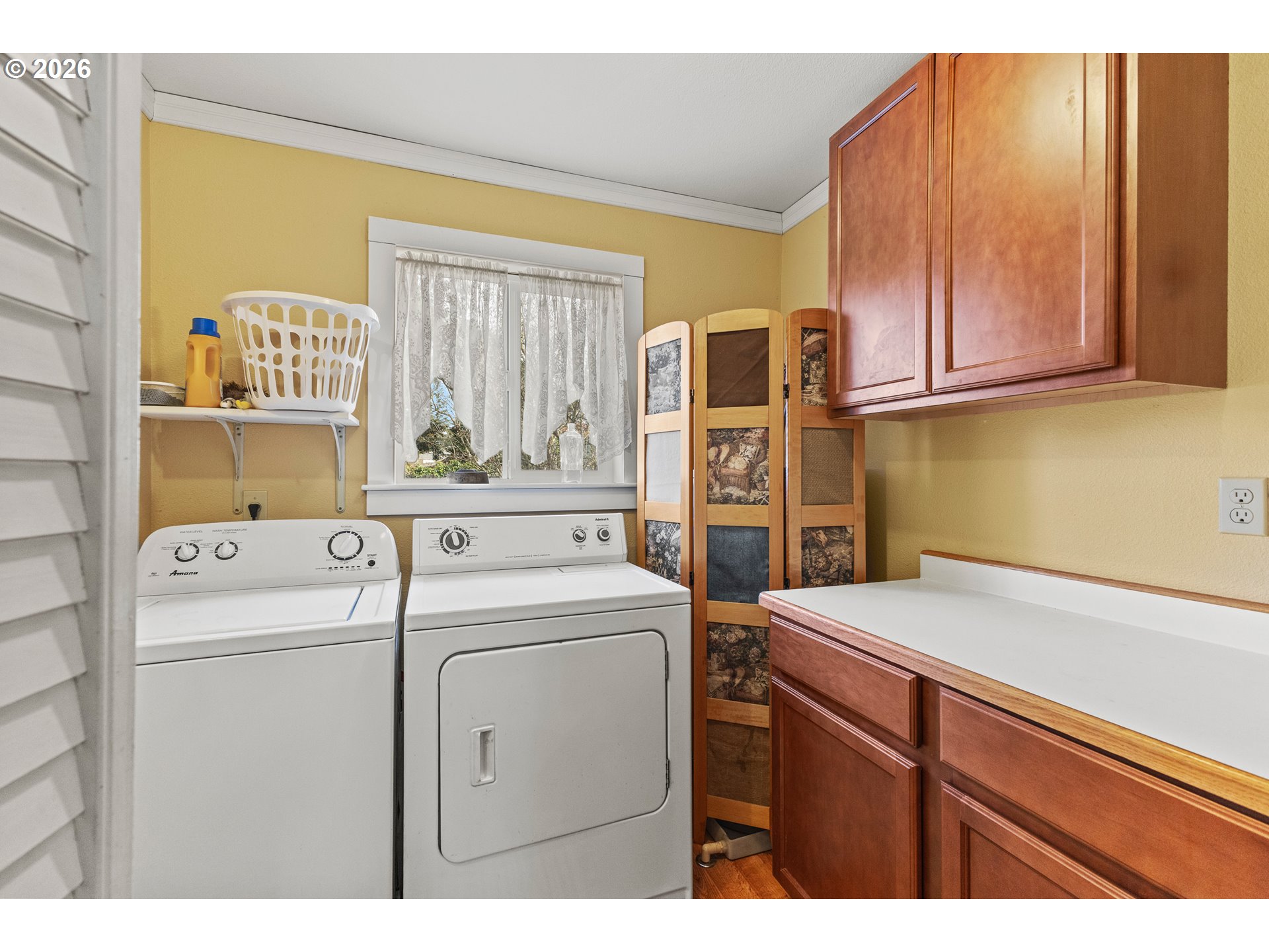 1150 West 8th Street Coquille, OR 97423 - Photo 21 of 42 a utility room with dryer and washer