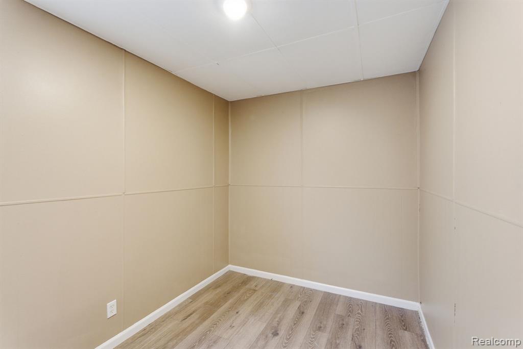 81 East Henry Street River Rouge, MI 48218 - Photo 6 of 11