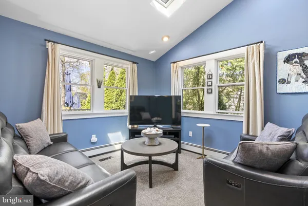 $899,999 | 429 East 2nd Street, Moorestown, NJ 08057