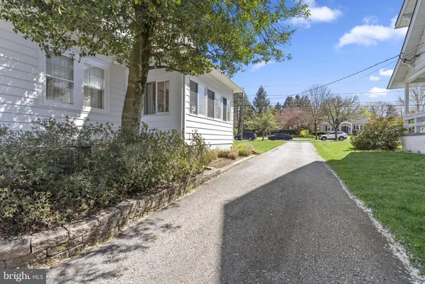 $899,999 | 429 East 2nd Street, Moorestown, NJ 08057