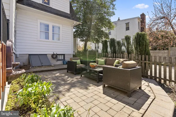 $899,999 | 429 East 2nd Street, Moorestown, NJ 08057