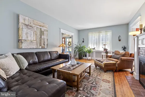 $899,999 | 429 East 2nd Street, Moorestown, NJ 08057