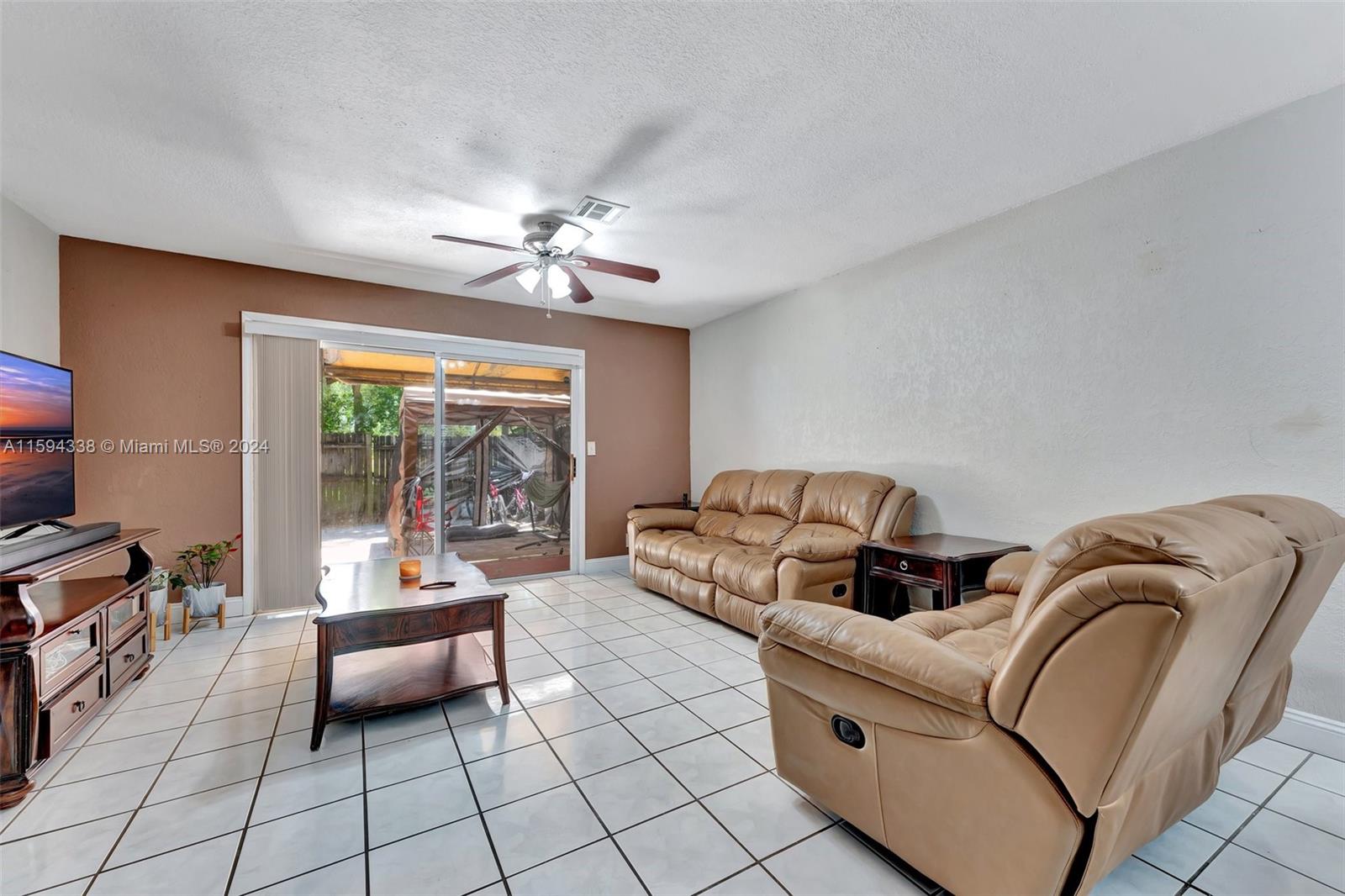 8319 Fairway Road Sunrise, FL 33351 - Photo 7 of 33 Gallery Image 7