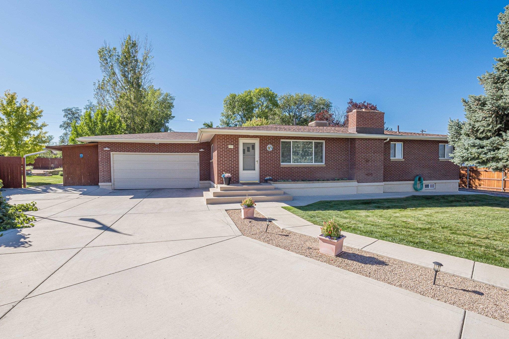 180 Thompson Road Grand Junction, CO 81503 - Photo 3 of 42 Gallery Image 3
