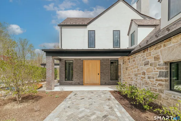 $2,000,000 | 201 Ponus Avenue, Norwalk, CT 06850