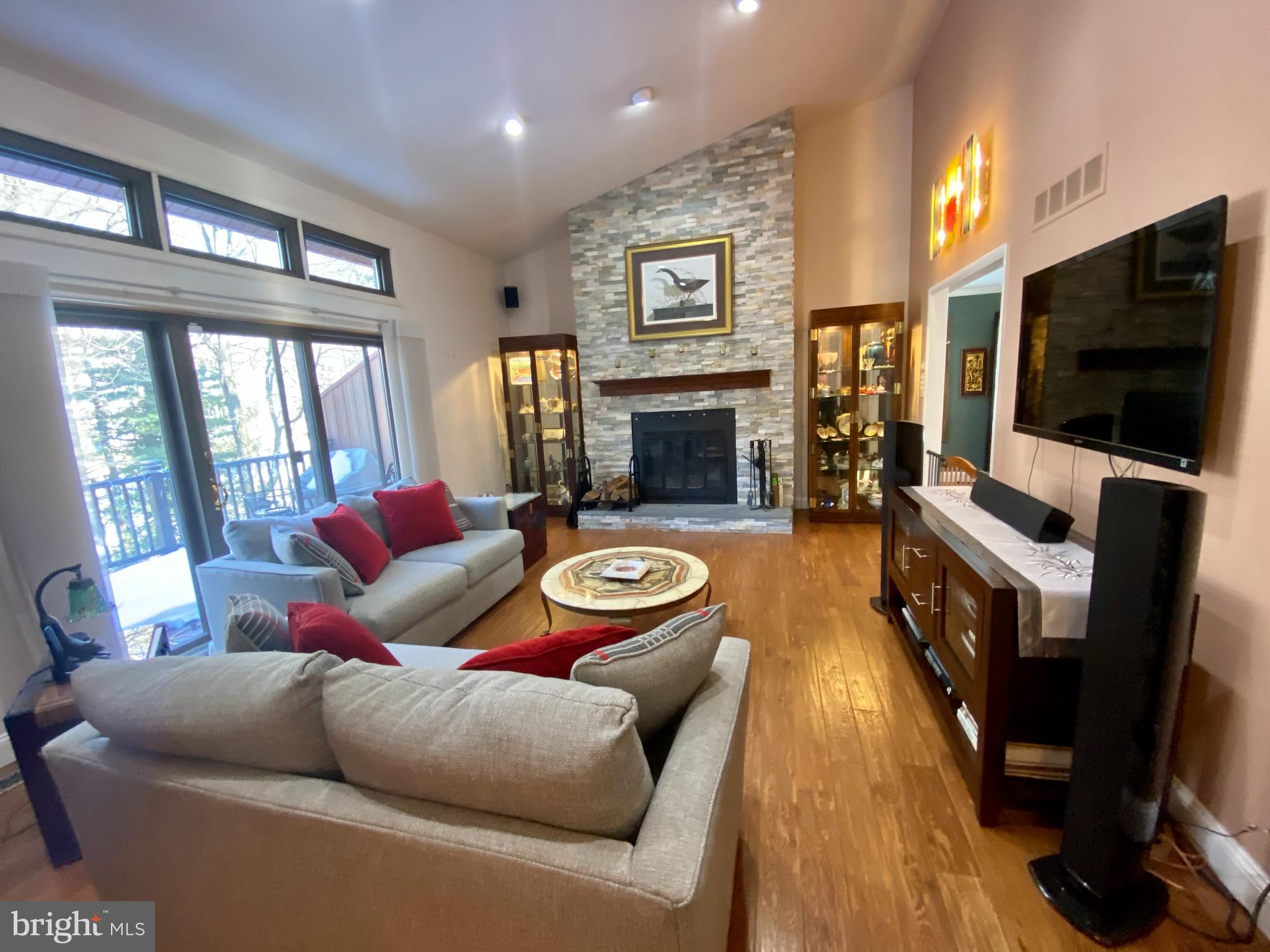 837 Old State Road Berwyn, PA 19312 - Photo 13 of 24 LIVING ROOM
