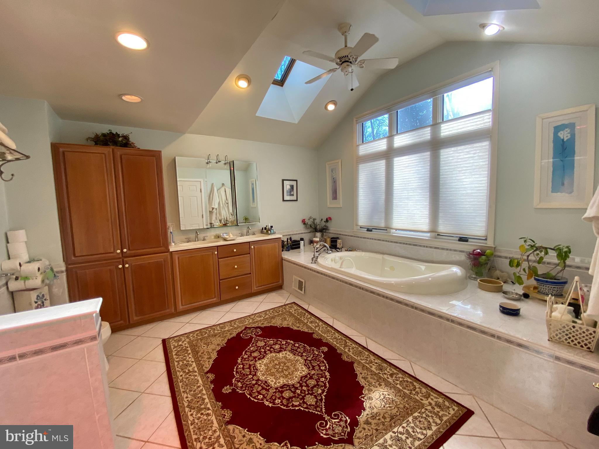 837 Old State Road Berwyn, PA 19312 - Photo 10 of 24 MASTER BATH