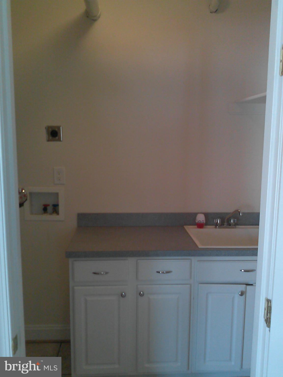 3322 Grace Road Baltimore, MD 21219 - Photo 11 of 30 Laundry Room