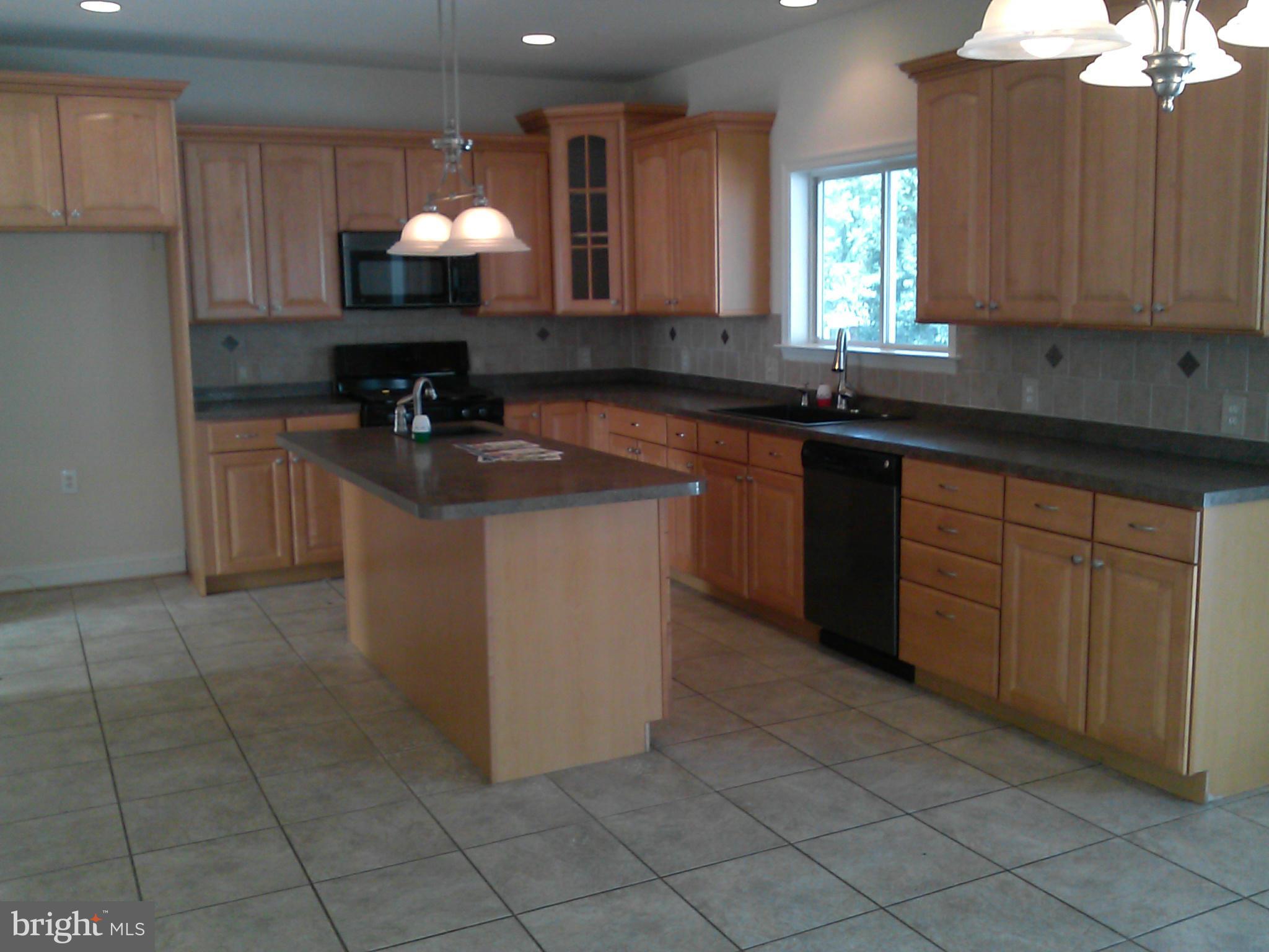 3322 Grace Road Baltimore, MD 21219 - Photo 9 of 30 Kitchen