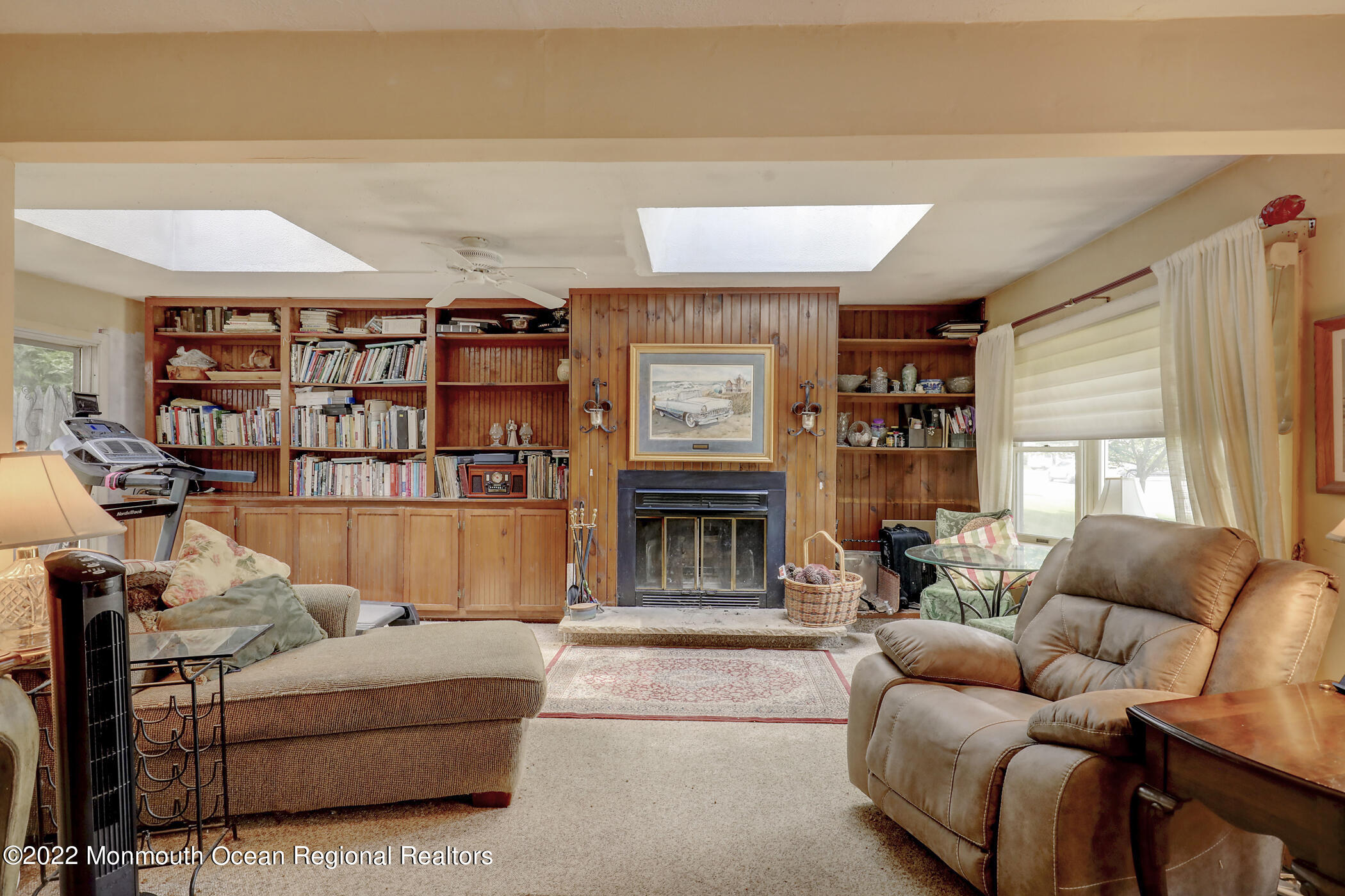2001 Logan Road Asbury Park, NJ 07712 - Photo 19 of 35 17 - Family Room