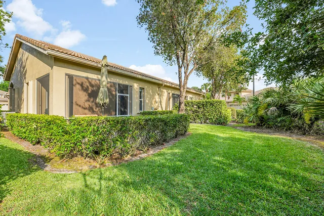 $324,999 | 7073 Torrey Pines Circle, Port St. Lucie, FL 34986