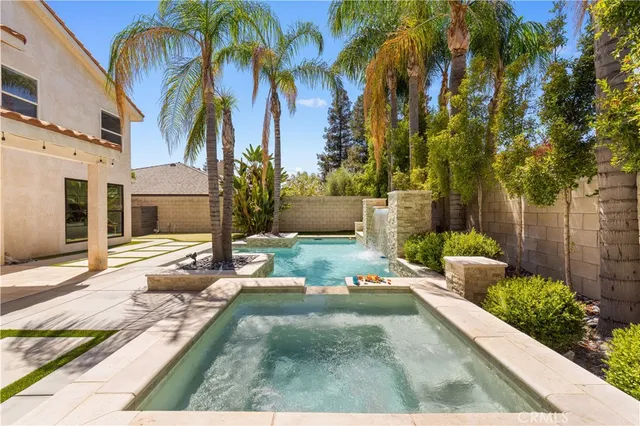 $829,999 | 1001 Sungro Way, Bakersfield, CA 93311