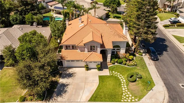 $829,999 | 1001 Sungro Way, Bakersfield, CA 93311