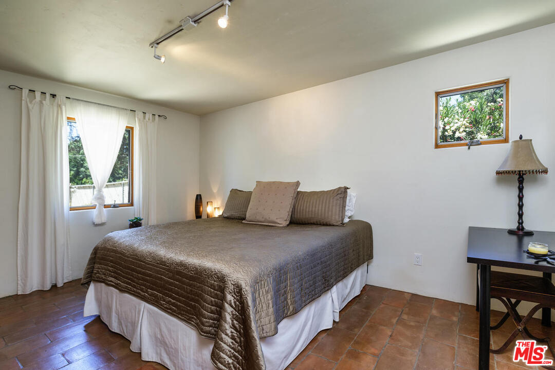361 Riverside Road Oak View, CA 93022 - Photo 19 of 36