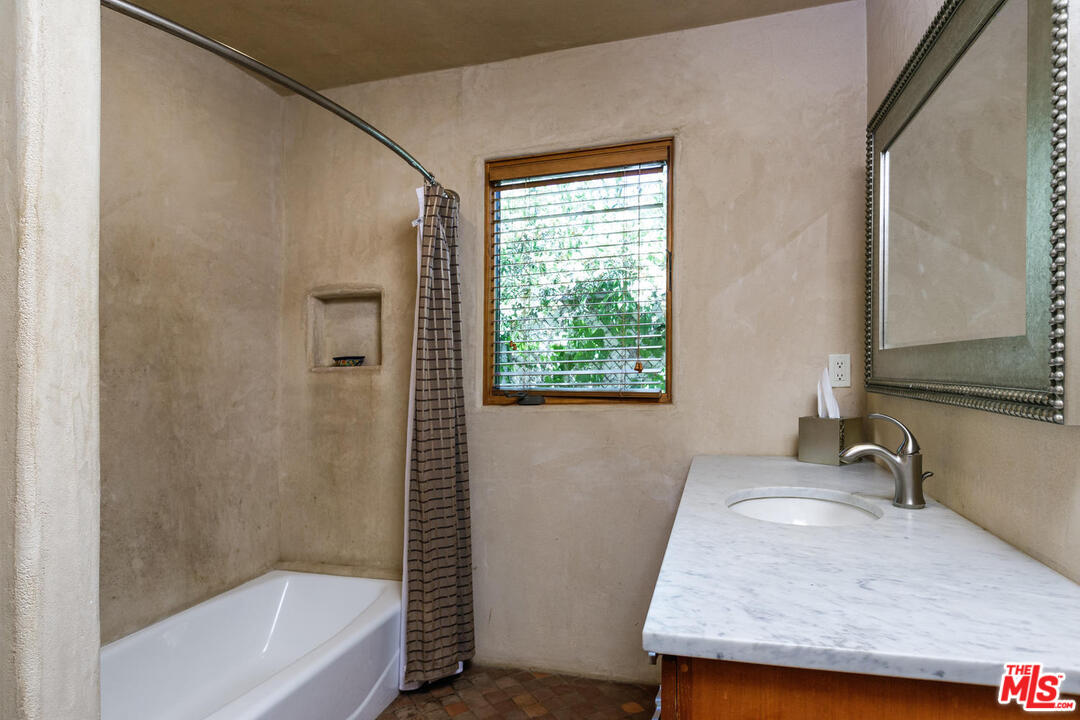 361 Riverside Road Oak View, CA 93022 - Photo 20 of 36