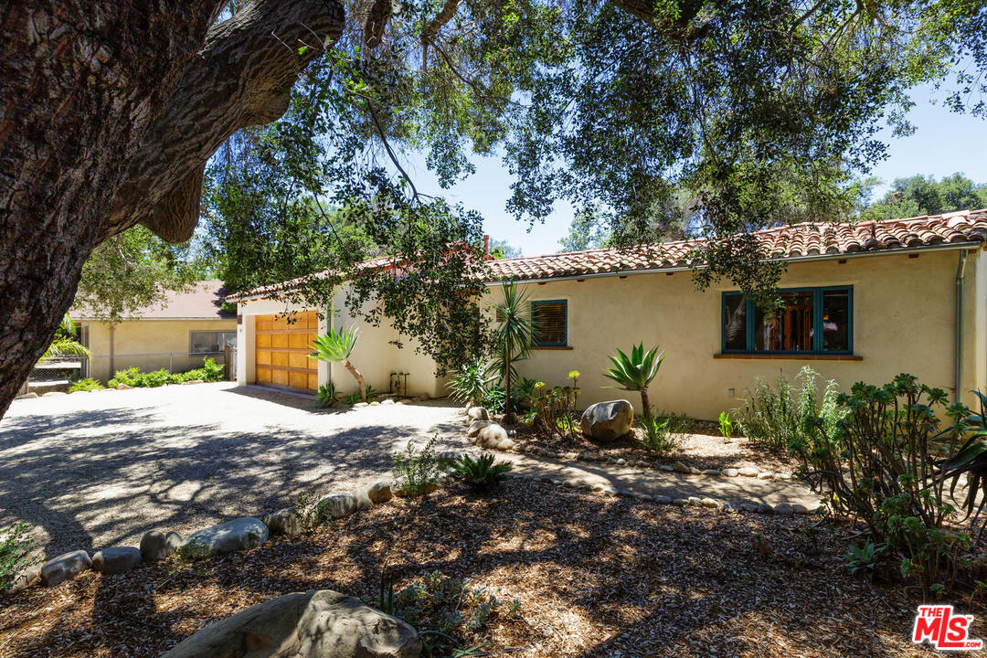 361 Riverside Road Oak View, CA 93022 - Photo 3 of 36