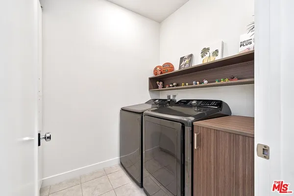 a close view of washer and dryer