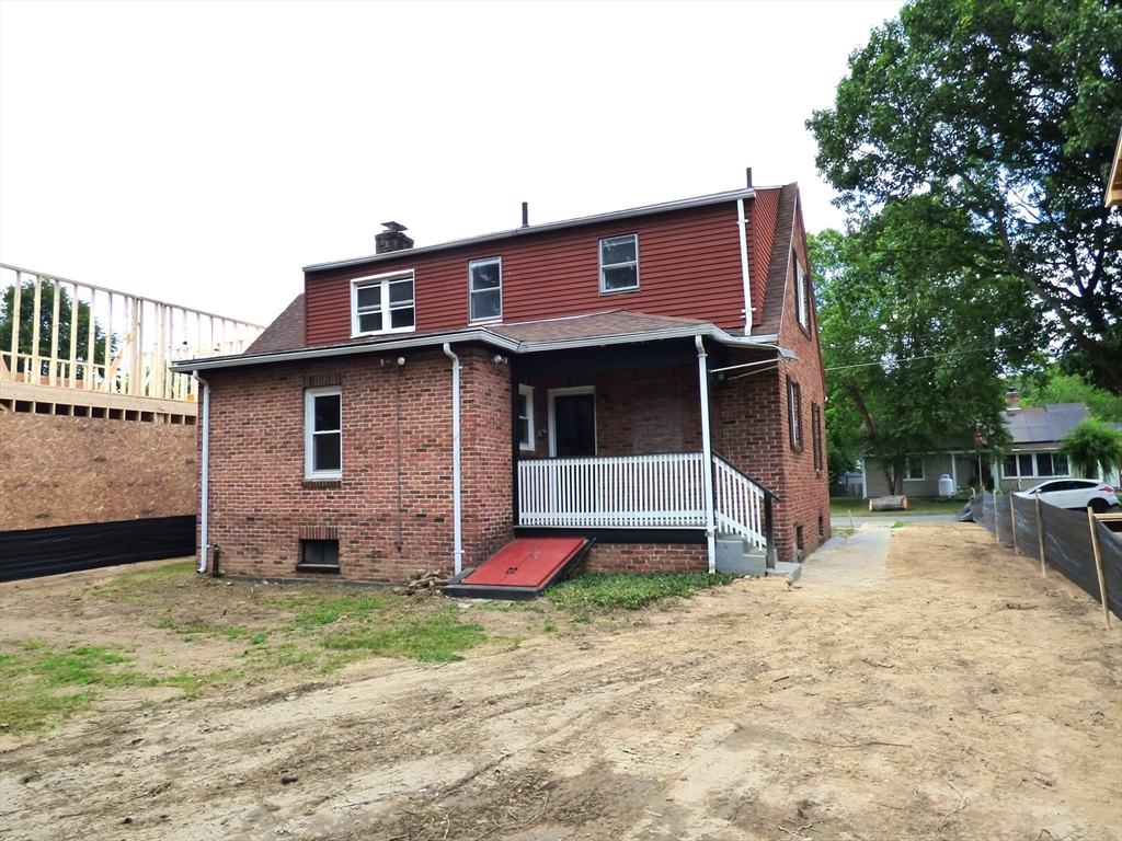 21 Wrona Street Springfield, MA 01151 - Photo 3 of 36