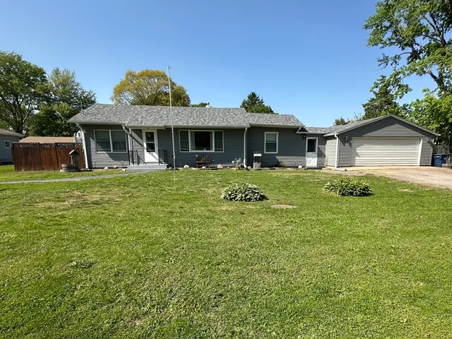 $140,000 | 210 West South Street, Sheffield, IL 61361