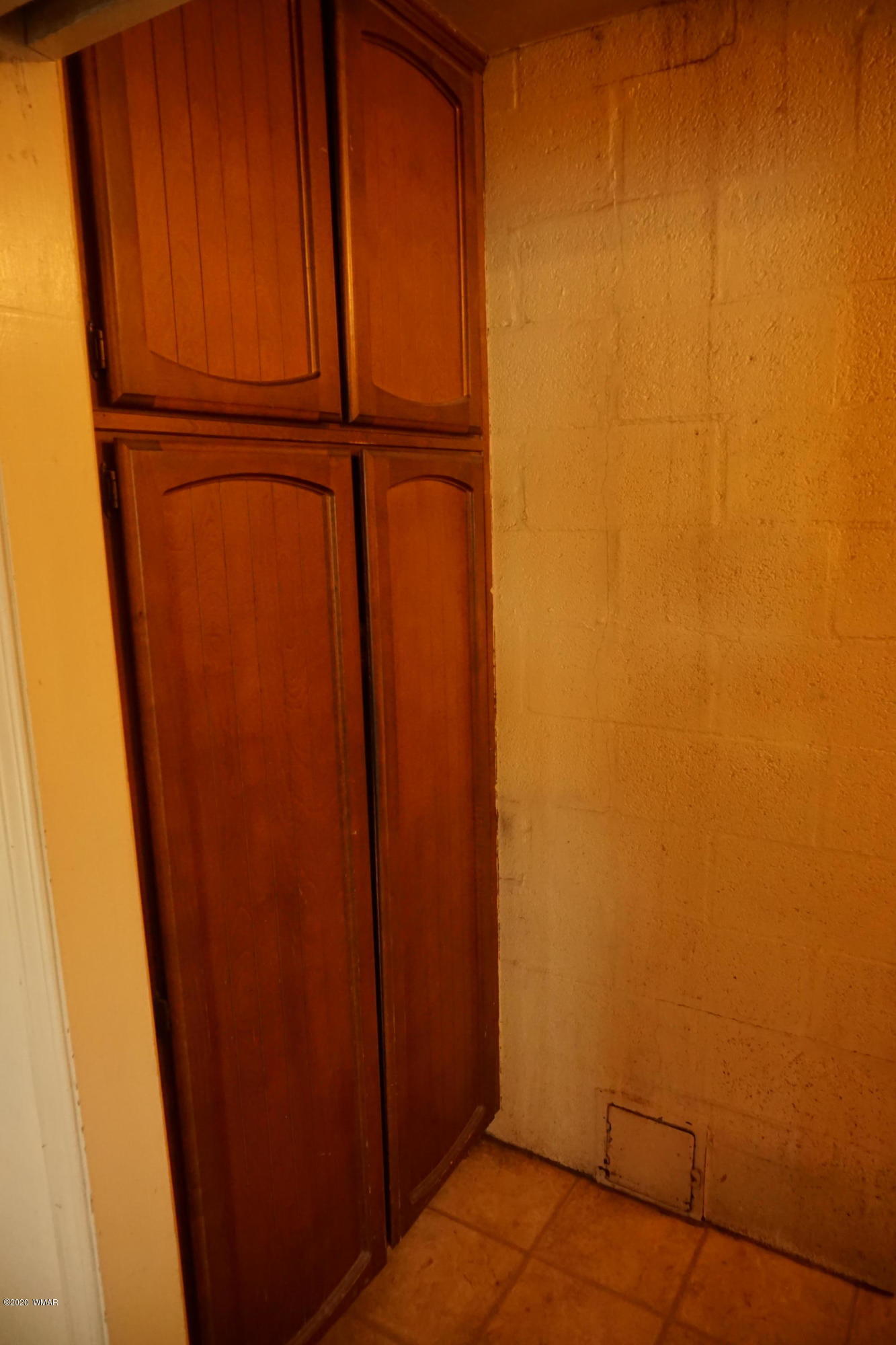 1110 7th West St. Johns, AZ 85936 - Photo 31 of 34 a view of walk in closet