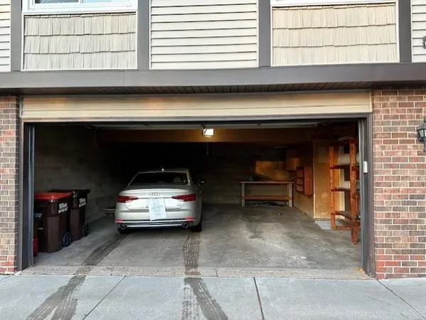 $289,000 | 2870 Castleford Court, Woodbury, MN 55125