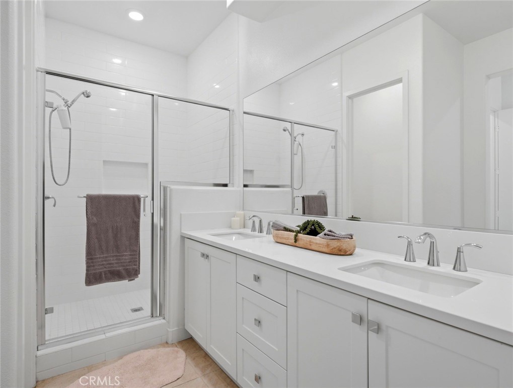 175 Sash Irvine, CA 92618 - Photo 11 of 34 Master bathroom