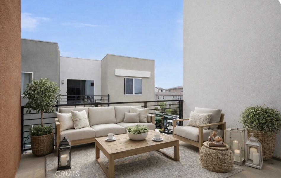 175 Sash Irvine, CA 92618 - Photo 17 of 34 Private balcony
