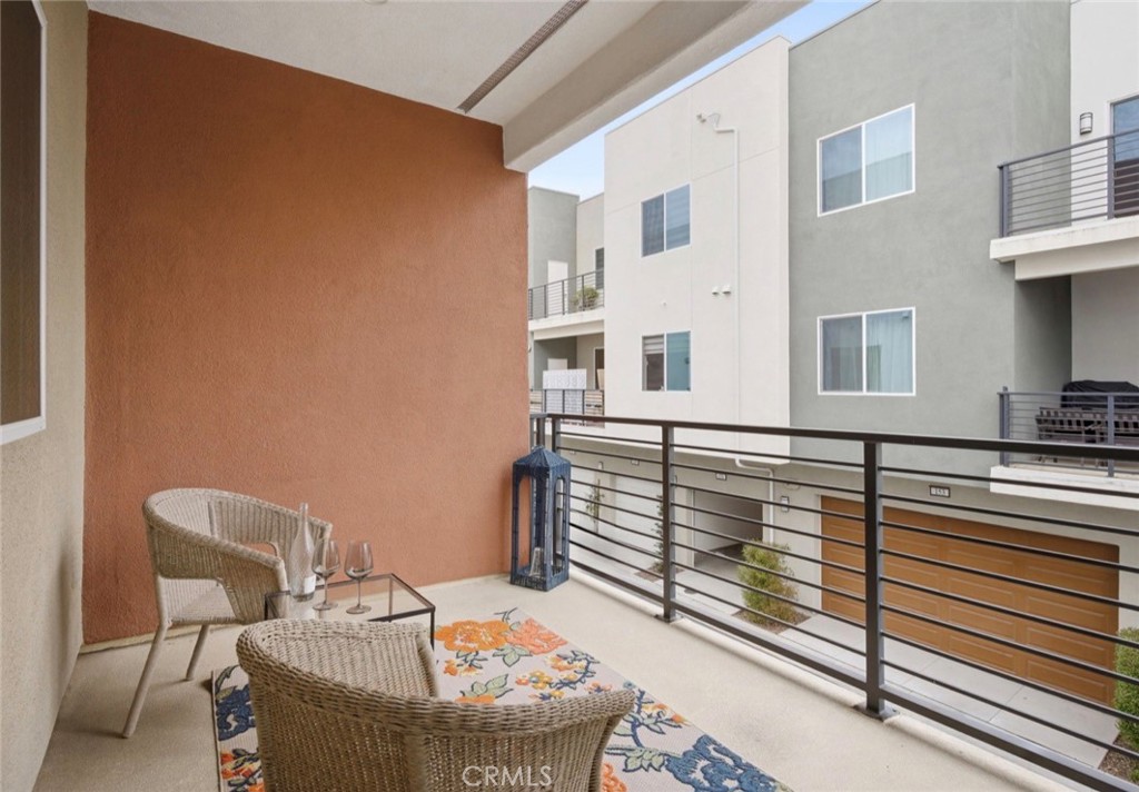 175 Sash Irvine, CA 92618 - Photo 20 of 34 Balcony 2