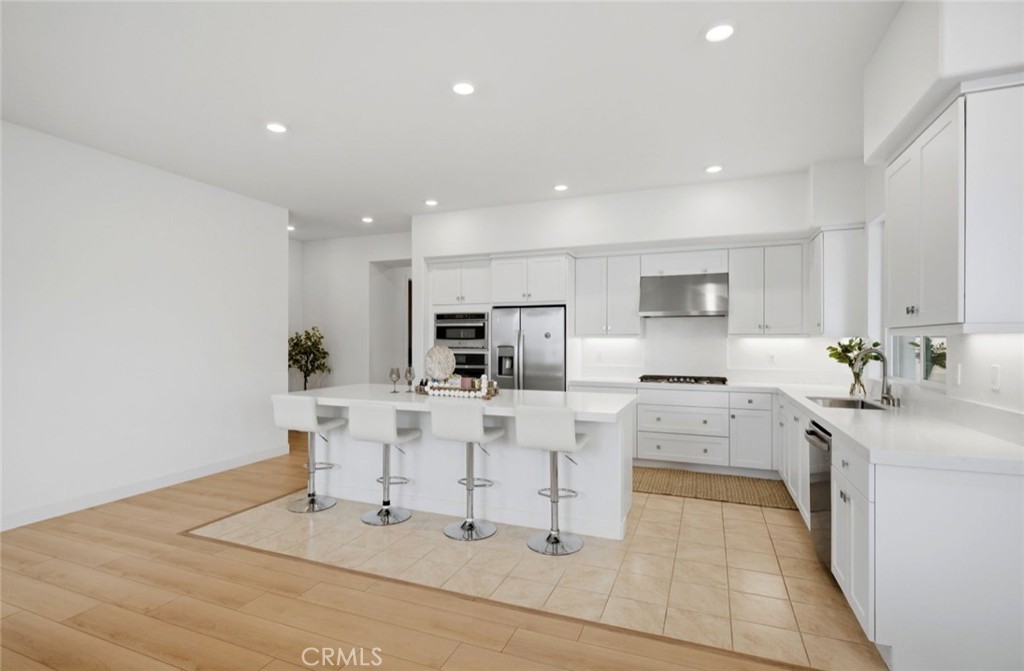 175 Sash Irvine, CA 92618 - Photo 4 of 34 Bar seating