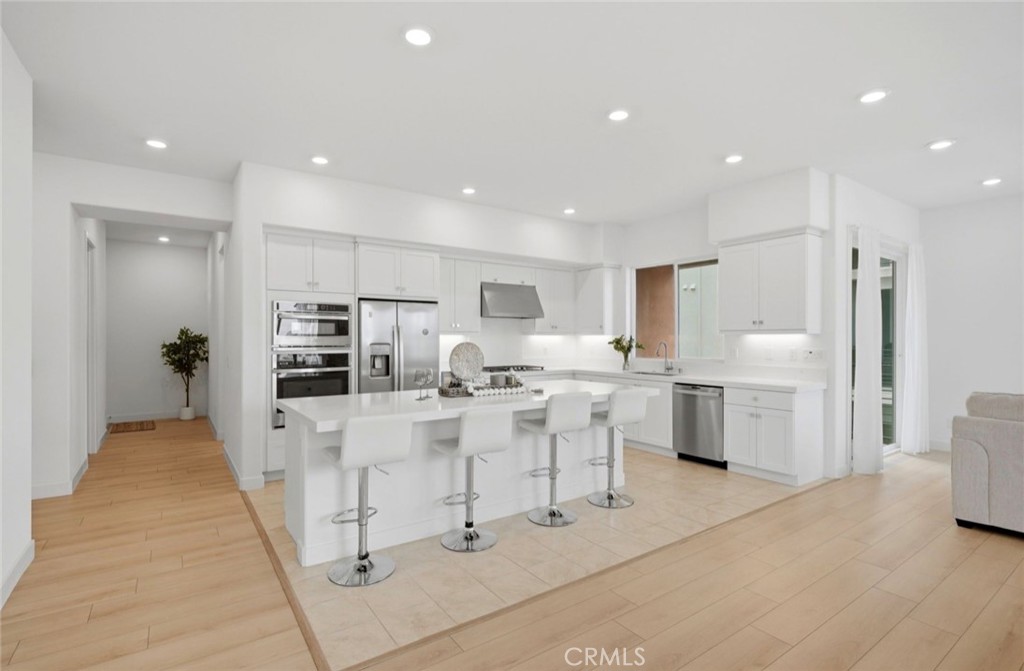 175 Sash Irvine, CA 92618 - Photo 6 of 34