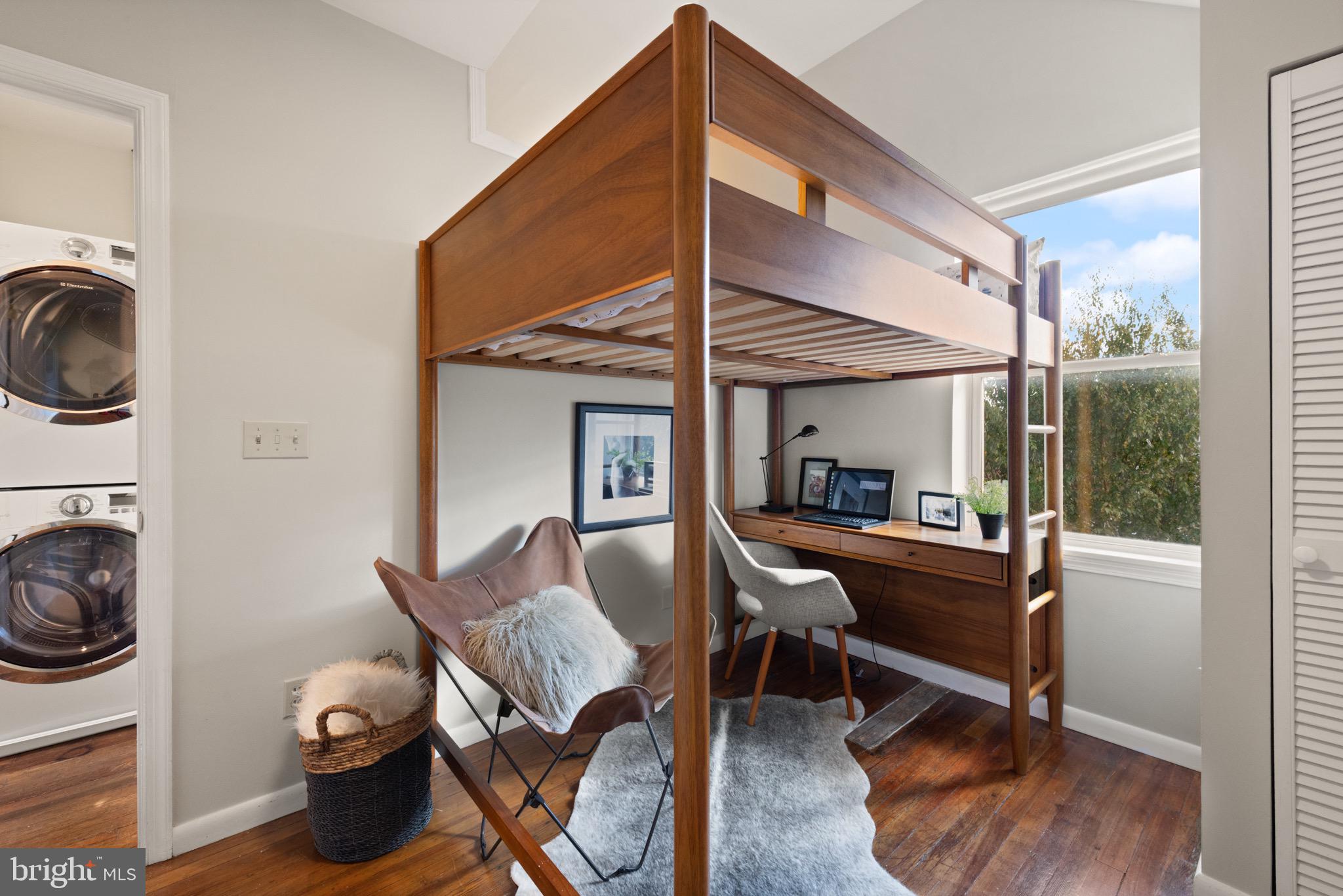 1641 V Street Northwest Washington, DC 20009 - Photo 25 of 36 a dining room with furniture and wooden floor
