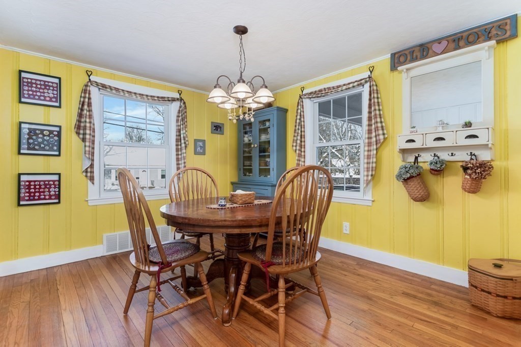 74 Wescroft Road Reading, MA 01867 - Photo 6 of 36 Gallery Image 6