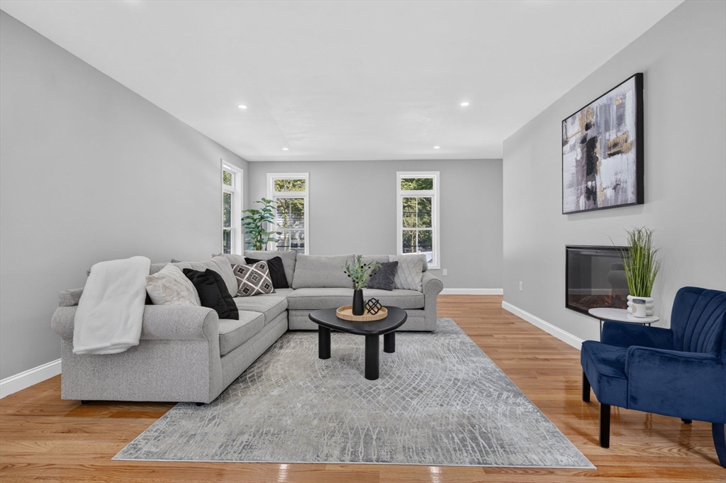 44 Grandview Road Reading, MA 01867 - Photo 6 of 34 Gallery Image 6