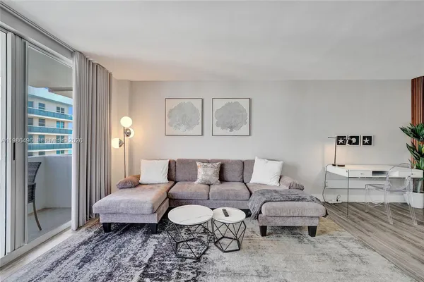 $3,500 | 9195 Collins Avenue, Unit 1109, Surfside, FL 33154