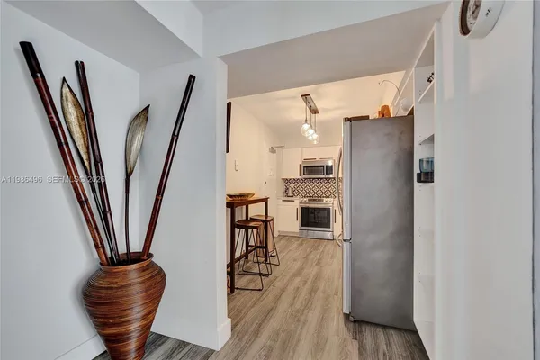 $3,500 | 9195 Collins Avenue, Unit 1109, Surfside, FL 33154
