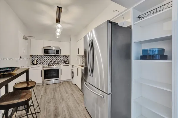 $3,500 | 9195 Collins Avenue, Unit 1109, Surfside, FL 33154