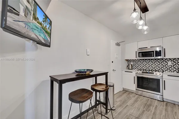 $3,500 | 9195 Collins Avenue, Unit 1109, Surfside, FL 33154