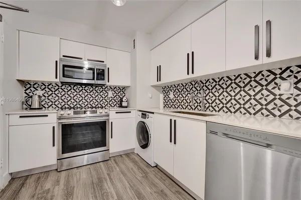 $3,500 | 9195 Collins Avenue, Unit 1109, Surfside, FL 33154