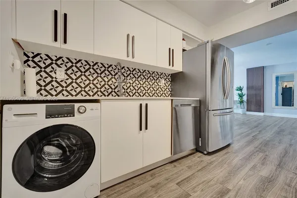 $3,500 | 9195 Collins Avenue, Unit 1109, Surfside, FL 33154