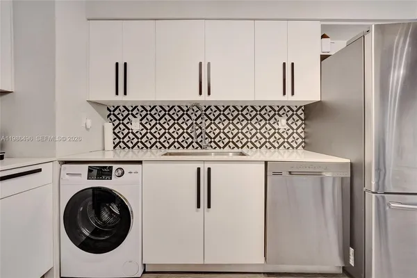 $3,500 | 9195 Collins Avenue, Unit 1109, Surfside, FL 33154