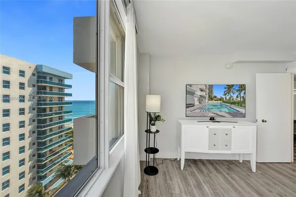 $3,500 | 9195 Collins Avenue, Unit 1109, Surfside, FL 33154