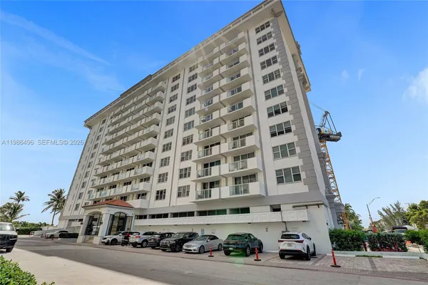 $3,500 | 9195 Collins Avenue, Unit 1109, Surfside, FL 33154