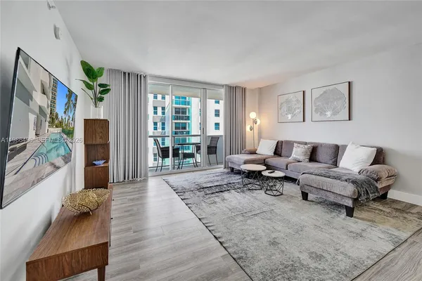 $3,500 | 9195 Collins Avenue, Unit 1109, Surfside, FL 33154